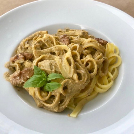 Tagliatelle mit Baumnuss-Ricotta-Pesto