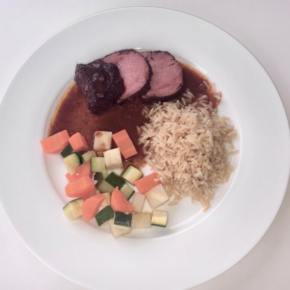 Im Rotwein geschmorte Kalbszunge