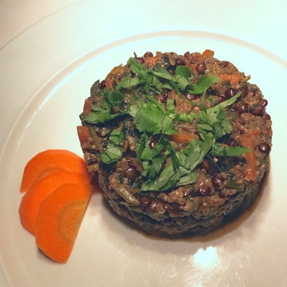 Quinoa und Linsen mit Spinat