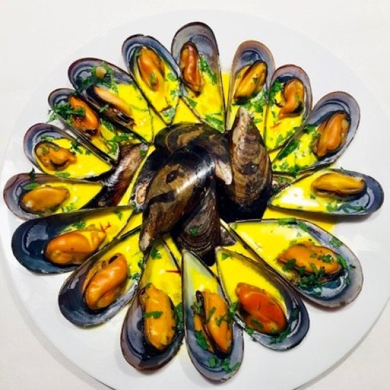 Muscheln an Safransauce