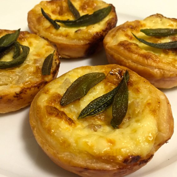 Zwiebel-Quiche mit Speck