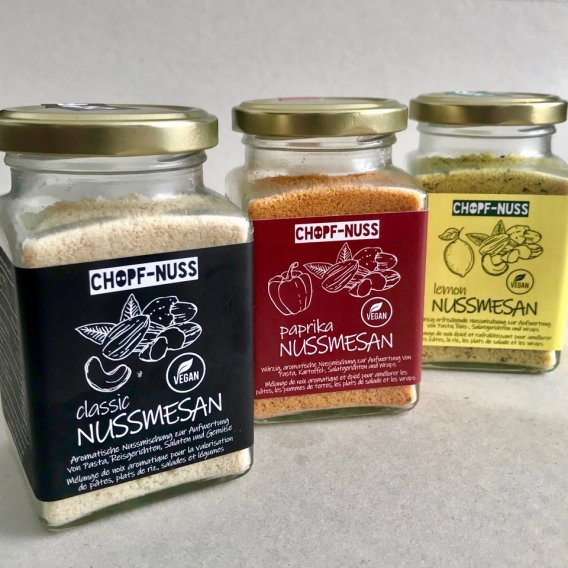 Nussmesan. Classic. Paprika. Lemon