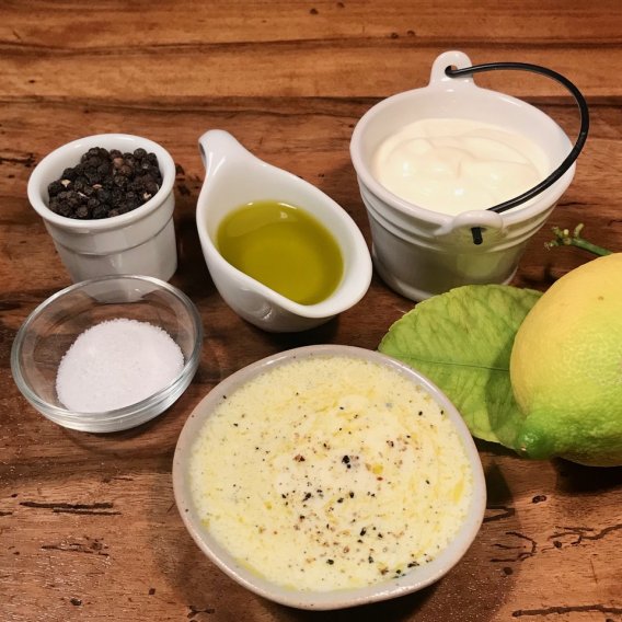 Zitronen-Joghurt-Salatsauce