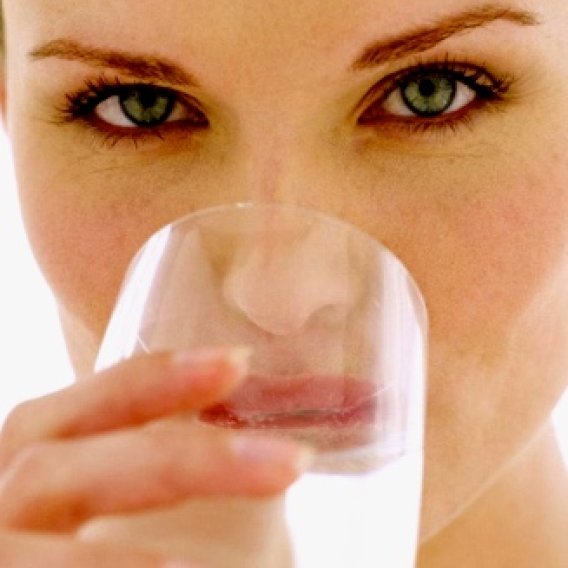 Warmes Wasser trinken