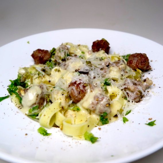 Tagliatelle alla salsiccia