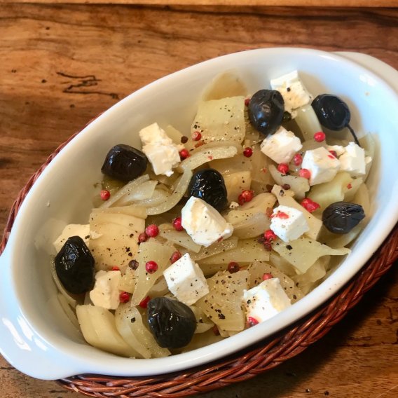  Fenchel-Zwiebel-Schale mit rosa Pfeffer